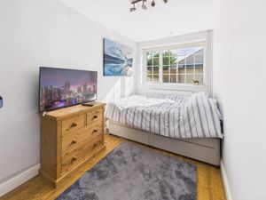 Bedroom- click for photo gallery
